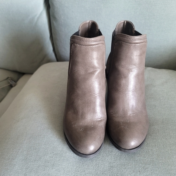 Call It Spring Faux Leather Ankle Boot Size 6 In Grey - Picture 6 of 10